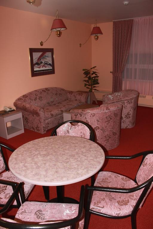 Hotel Arktika Szalehard Szoba fotó